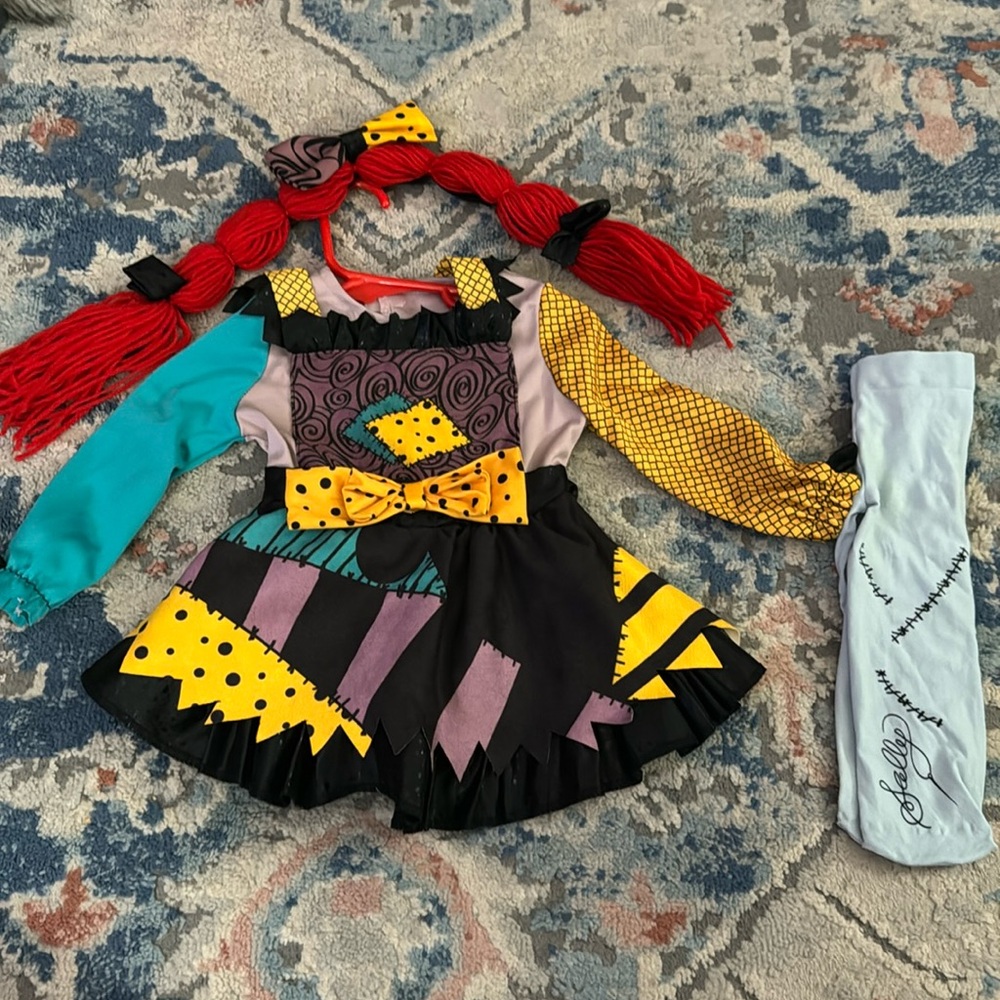 Baby Sally Costume - The Nightmare Before Christmas
Size 0-6 months